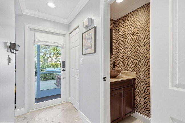 Building Photo - 842 SE 19th Ave