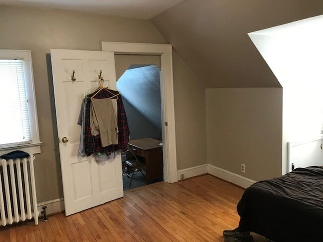 Building Photo - Single Family Located in a Quiet Residential Neighborhood