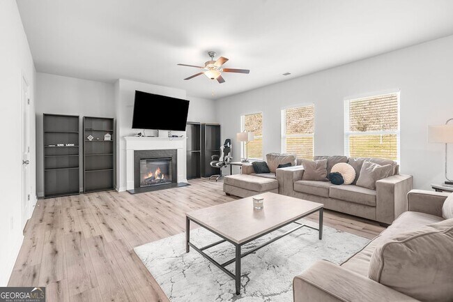 Building Photo - 100 Petunia Ct