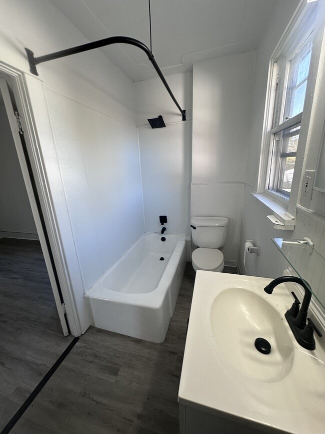 Building Photo - 223 E 27th St