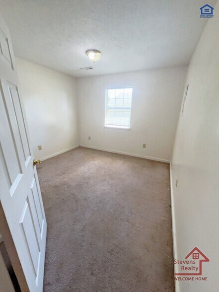 Building Photo - 173 Bybee Woods Dr
