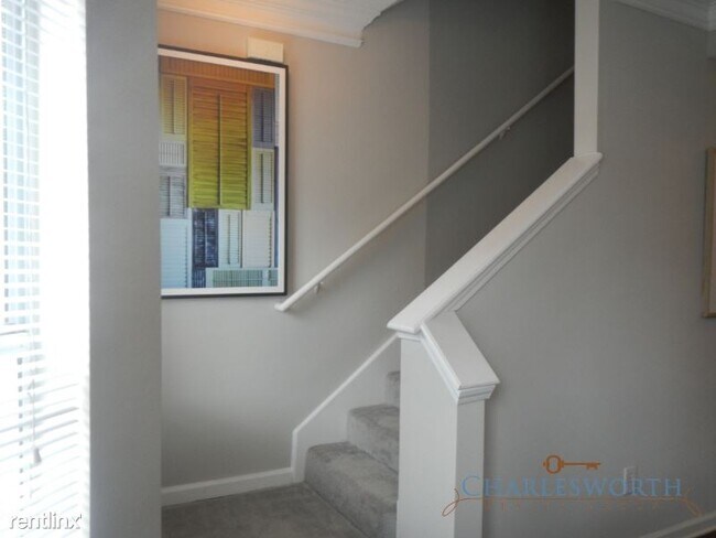 Building Photo - 2 br, 2 bath Townhome - Piedmont
