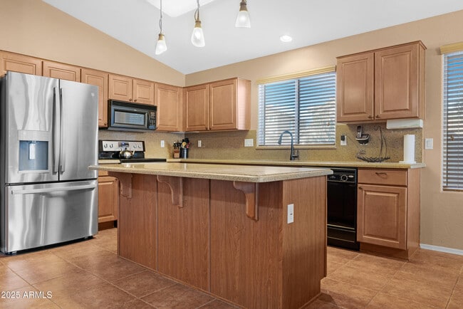 Building Photo - 44454 W Oster Dr