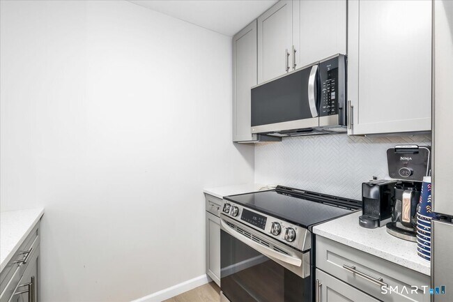 Building Photo - 153 Willow Springs
