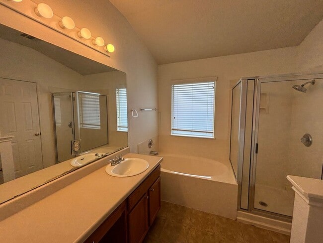 Building Photo - Gaston-Sheldon -Pflugerville