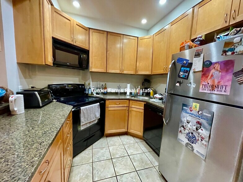 Building Photo - 42 Fenway