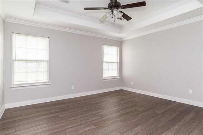 Building Photo - 611 Jack Perry Dr