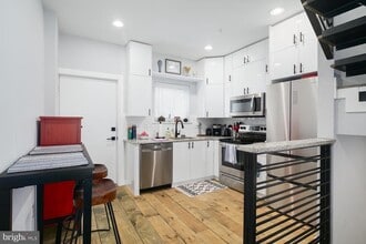 Building Photo - 1940 N Orianna St