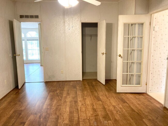 Building Photo - 6818 W Macopin Ln