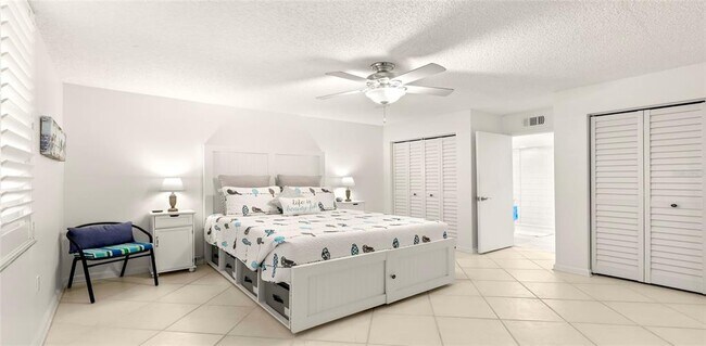 Building Photo - 1848 Shore Dr S