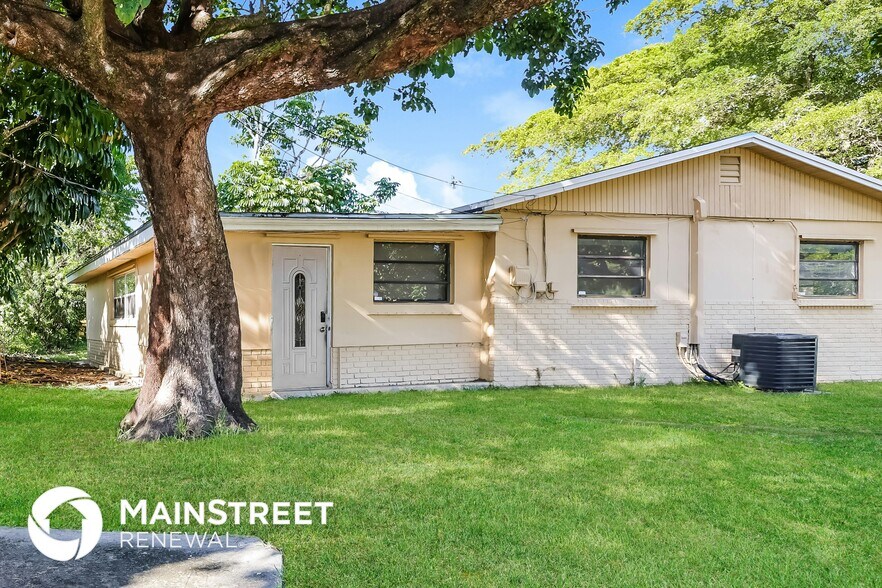 Building Photo - 5801 Royal Palm Blvd