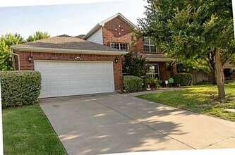 Building Photo - Elegant home with wooden floors, Ceramic tiles. Solar Panels will reduce your monthly electricity...