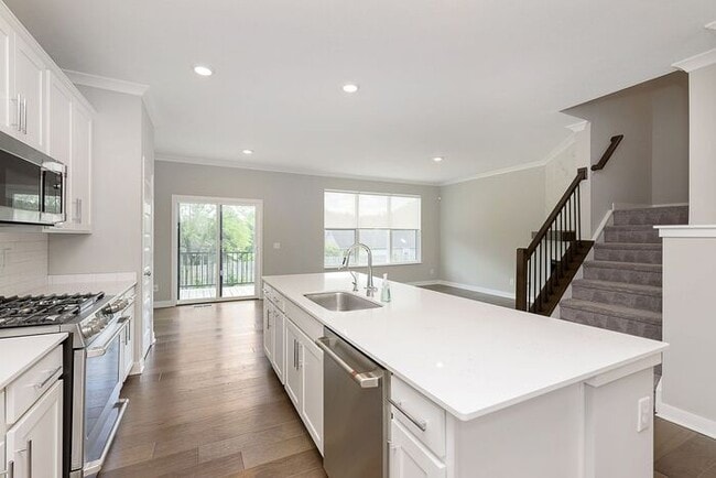 Building Photo - Gorgeous 3 Bedroom 2 Full/2 Half Bath Townhome in the Heart Of Carmel!