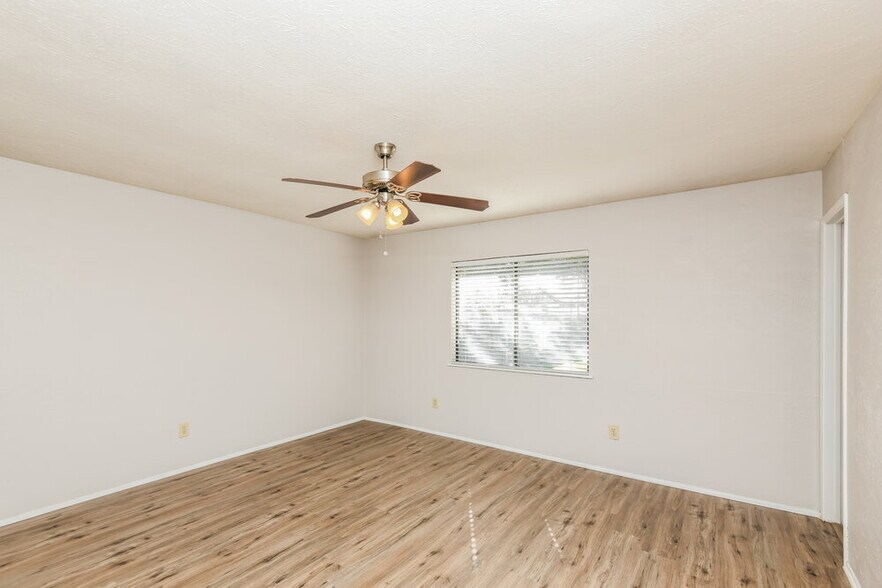 Building Photo - 6317 Sunset Rd