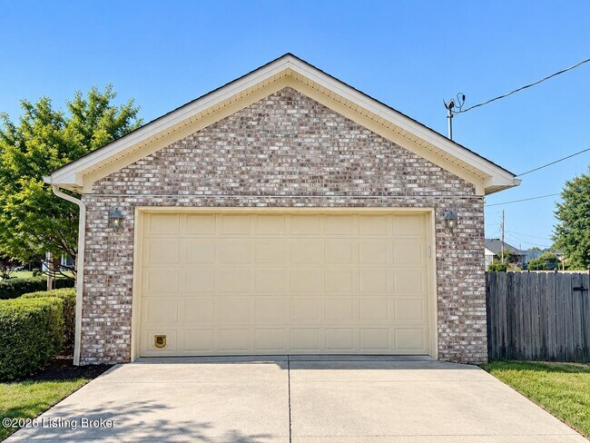 Building Photo - 113 Shelvis Ct