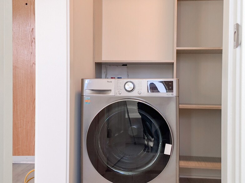 Building Photo - 378 Hazel Ave