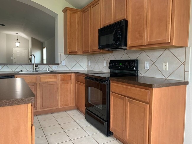 Building Photo - 15428 Adlong Dr