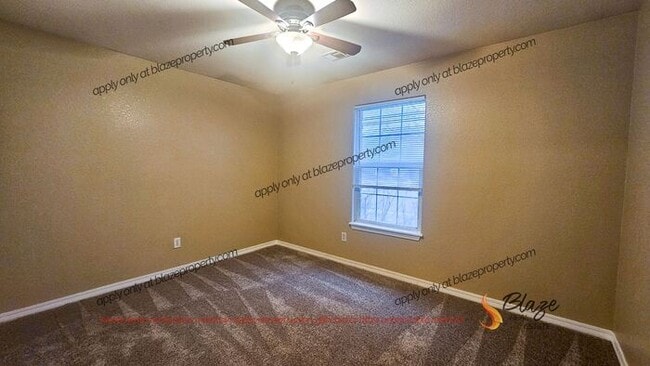 Building Photo - 3/2 Tradewinds Brick Home