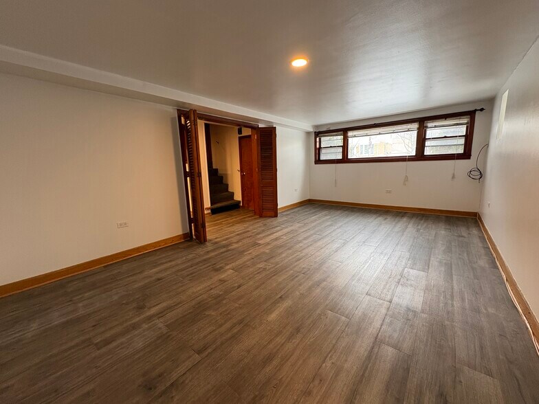 Building Photo - 5370 N Central Ave