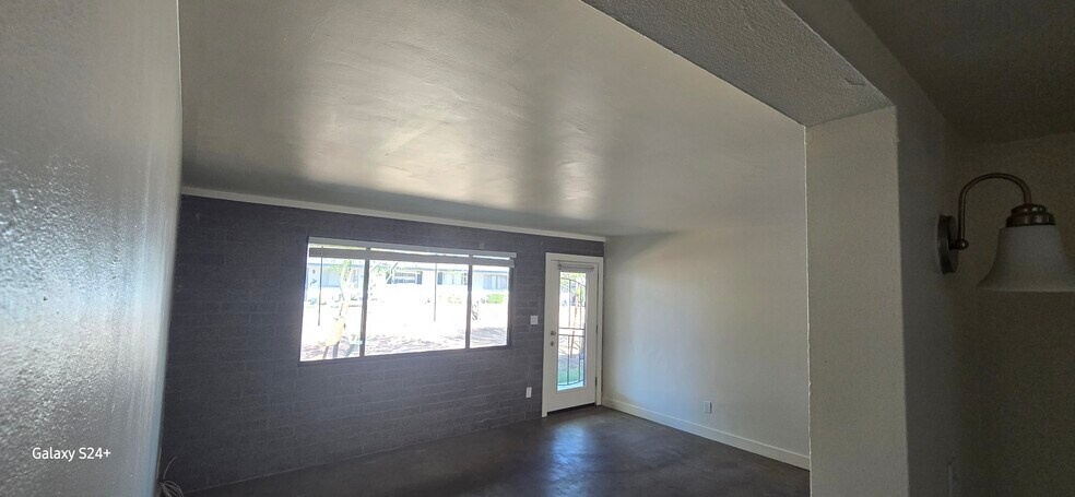 Building Photo - 6716 E Avalon Dr