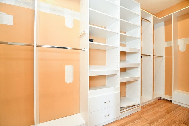 Building Photo - 4306 W Thunderwood Cir