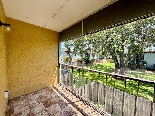 Building Photo - 2886 Somerset Park Dr