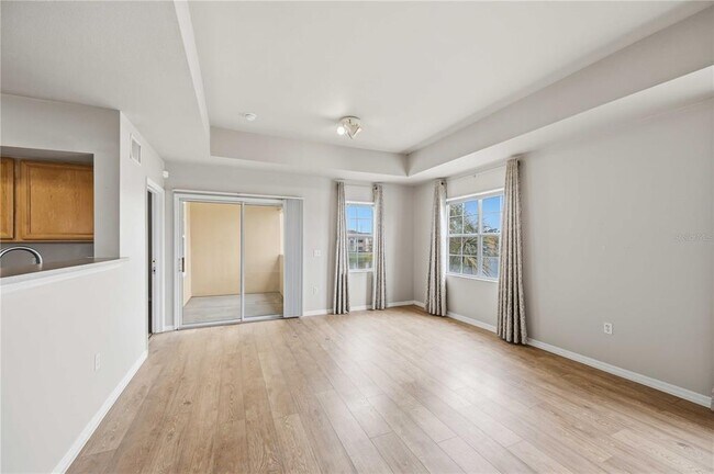 Building Photo - 1025 Villagio Cir