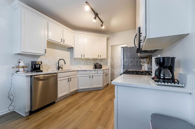 Building Photo - 1636 Fredericksburg Ln