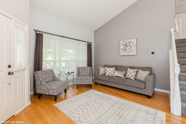 Building Photo - 724 Wildflower Cir