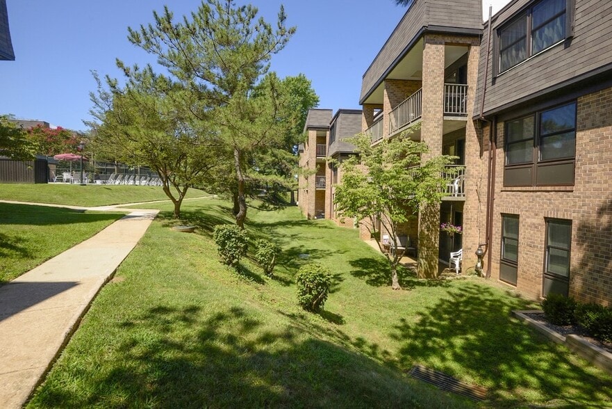 Building Photo - Charlesgate Apartments
