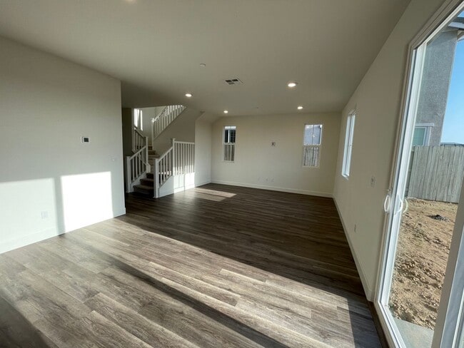 Building Photo - Like New Upscale West Roseville Home for Rent