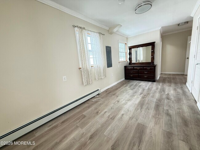 Building Photo - 63 Shorewood Dr