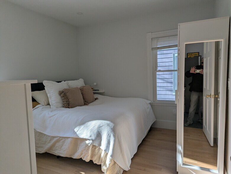 Building Photo - 14 Seven Pines Ave