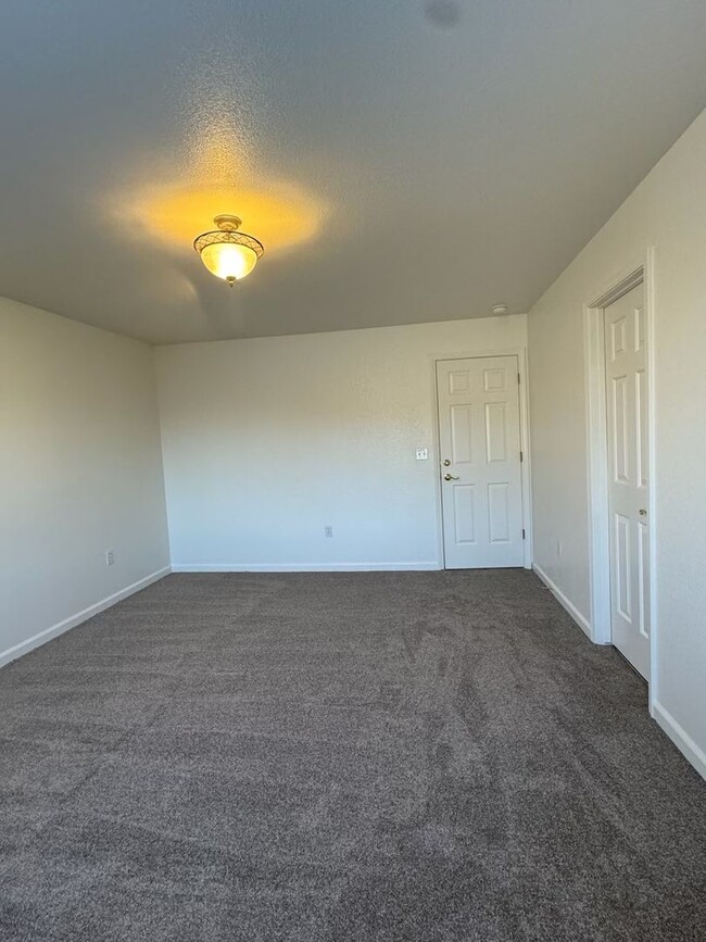 Building Photo - Townhouse in Carson for rent $2000 a month...