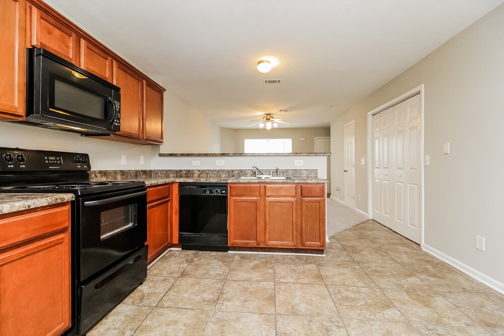 Building Photo - 8029 Logan Dr