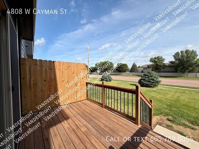 Building Photo - 4808 W Cayman St