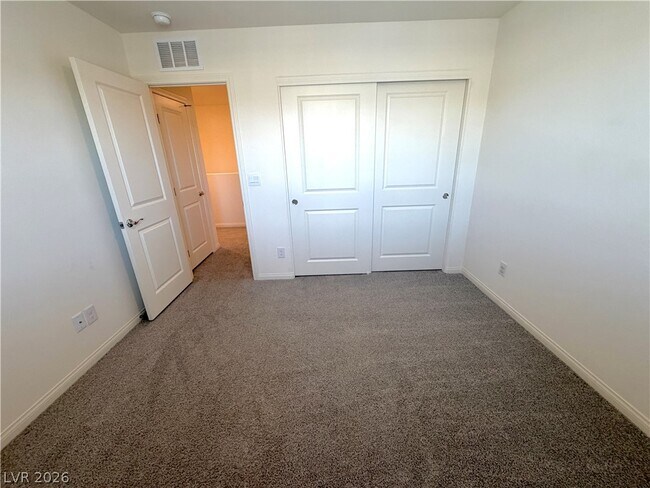 Building Photo - 5646 Mesa Sedona St