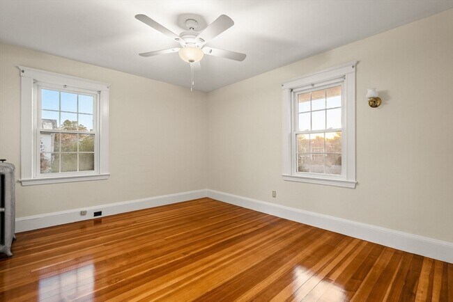 Building Photo - 133 Willow St