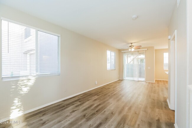 Building Photo - 1450 E Bloch Rd