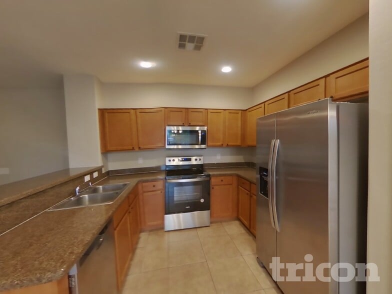 Building Photo - 4028 W Pedro Ln