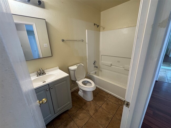 Building Photo - 13235 Seagler Park Ln