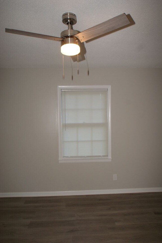 Building Photo - 810 14th Street