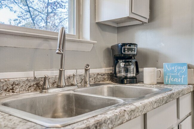 Building Photo - Maumelle Chic Condo