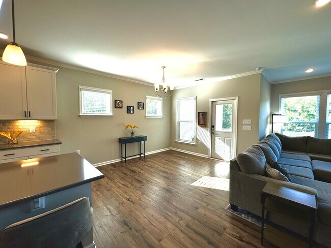 Building Photo - 321 Heritage Regency Dr