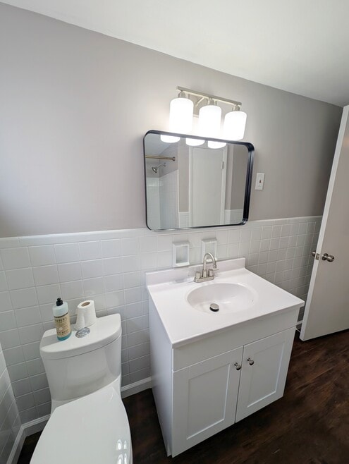 Building Photo - 110 Cromwell Pl