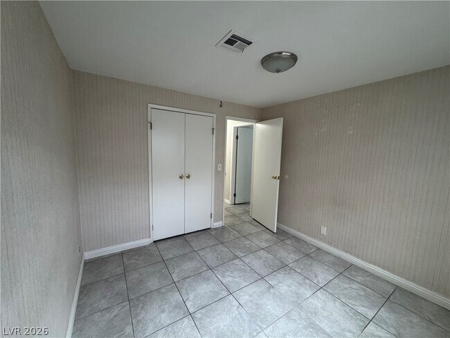 Building Photo - 6209 Meadowlark Ln