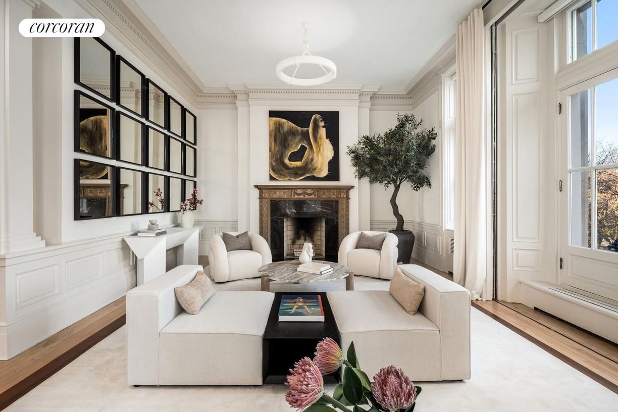 Building Photo - 337 Riverside Dr