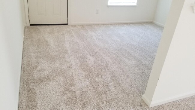 Building Photo - Available from May 15th.  2 Bedroom home with garage. Great Area and Location!