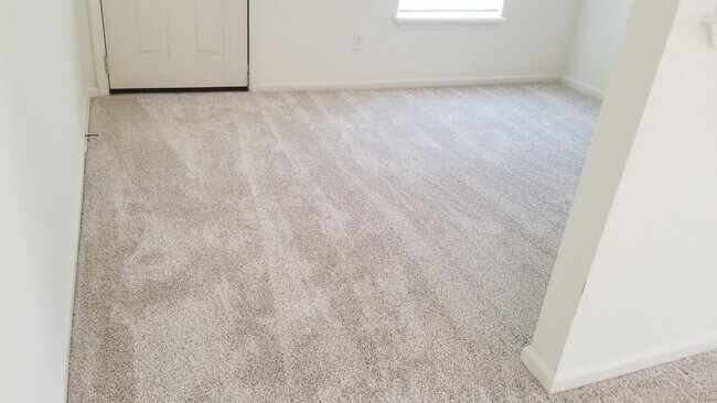 Building Photo - First 2 weeks free for approved applicant.   2 Bedroom home with garage. Great Area and Location!