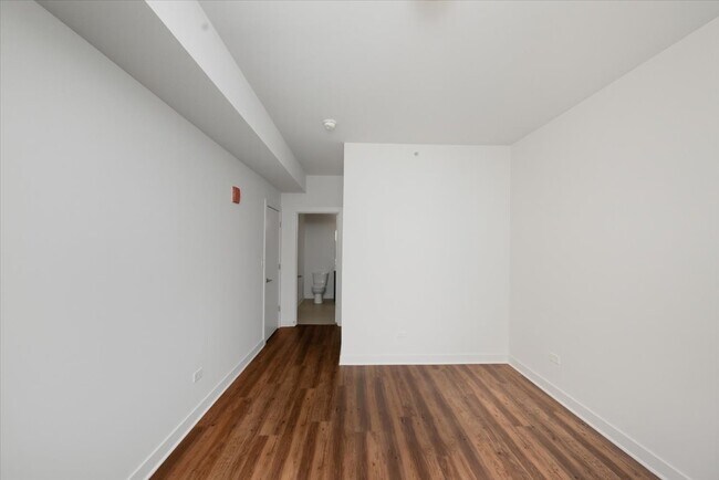 Building Photo - 500 N Northwest Hwy